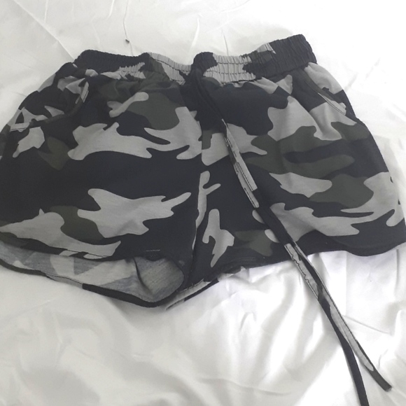 Camouflage shorts - Picture 1 of 1